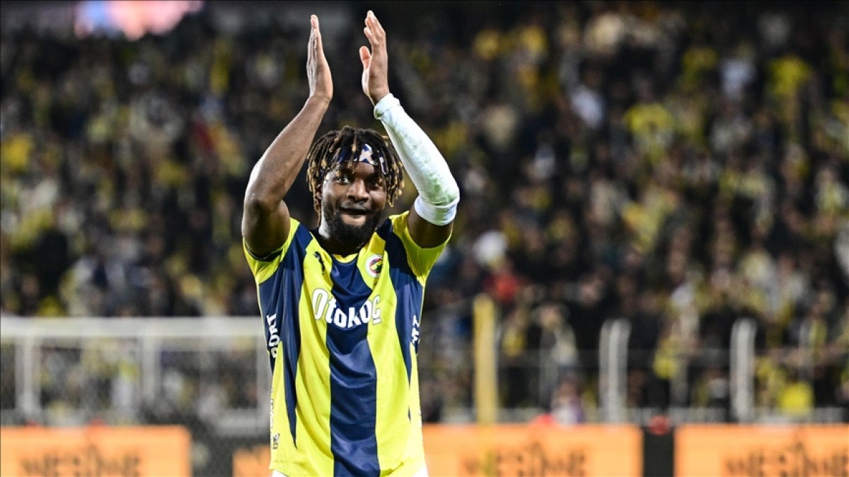 Allan Saint-Maximin Fenerbahçe’ye veda etti
