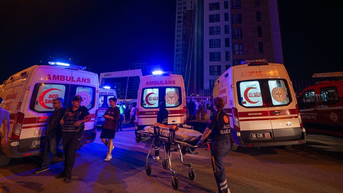 Ankara’da 26 katlı binada çıkan yangında 1’i bebek 3 kişi öldü